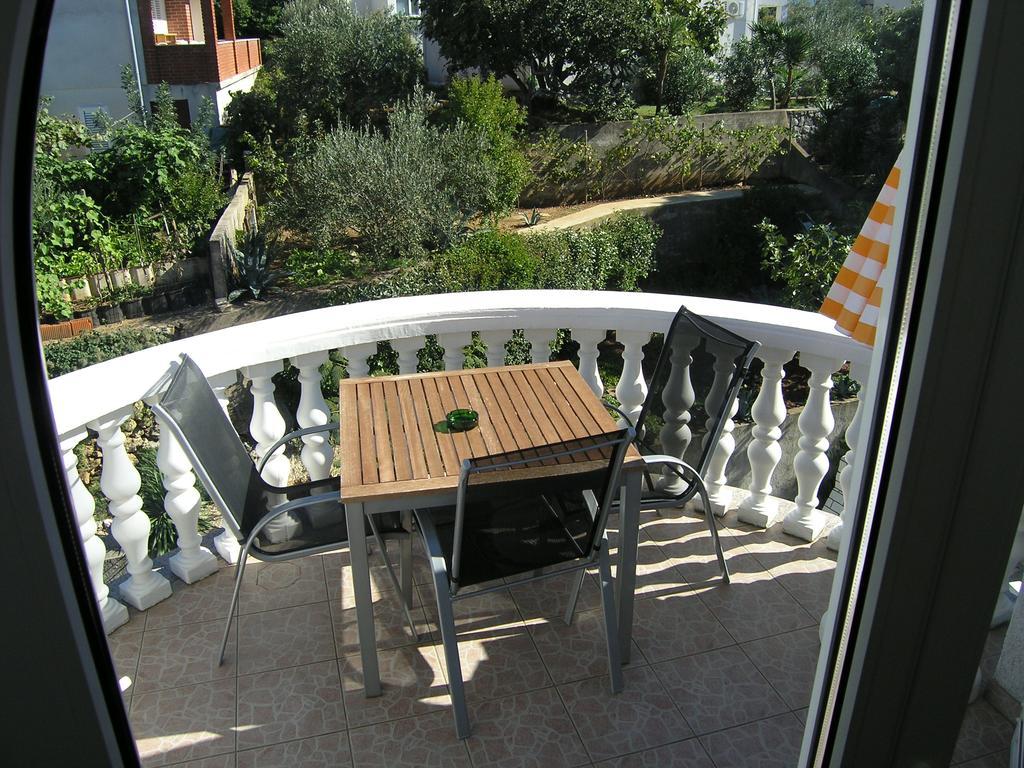 Apartments Kristina Đảo Krk Ngoại thất bức ảnh