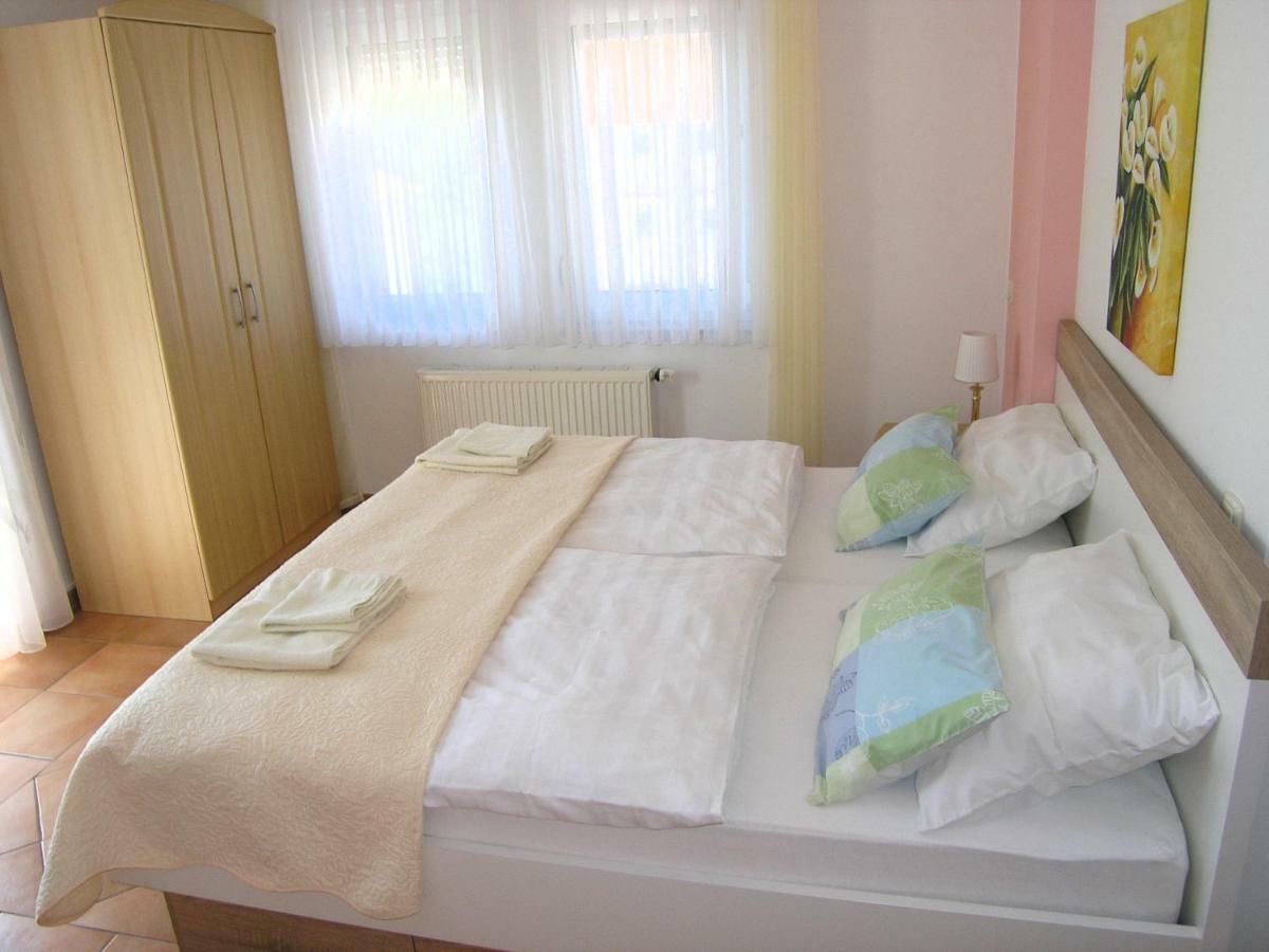 Apartments Kristina Đảo Krk Ngoại thất bức ảnh
