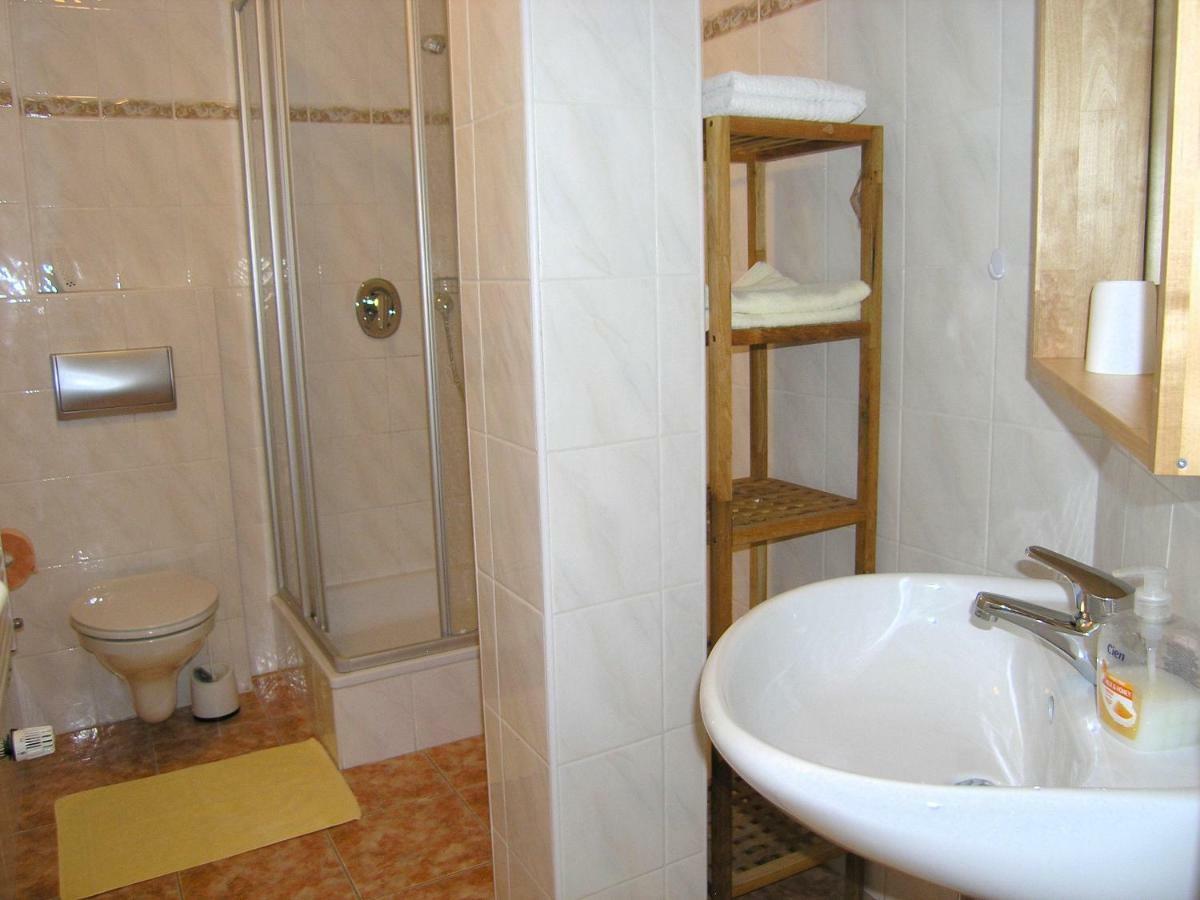 Apartments Kristina Đảo Krk Ngoại thất bức ảnh