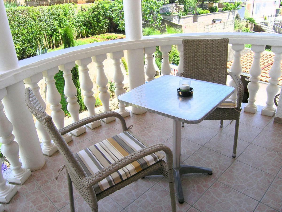 Apartments Kristina Đảo Krk Ngoại thất bức ảnh