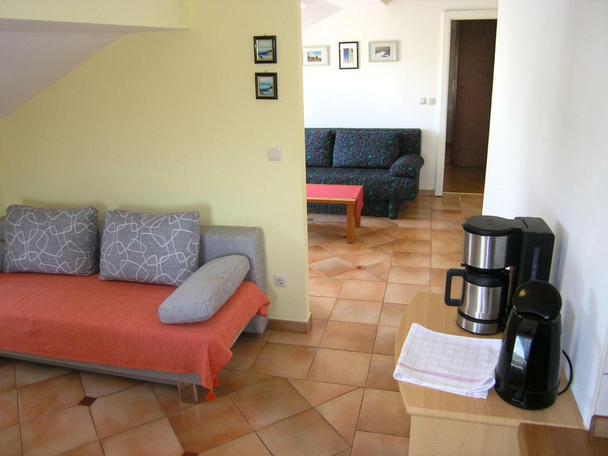Apartments Kristina Đảo Krk Ngoại thất bức ảnh