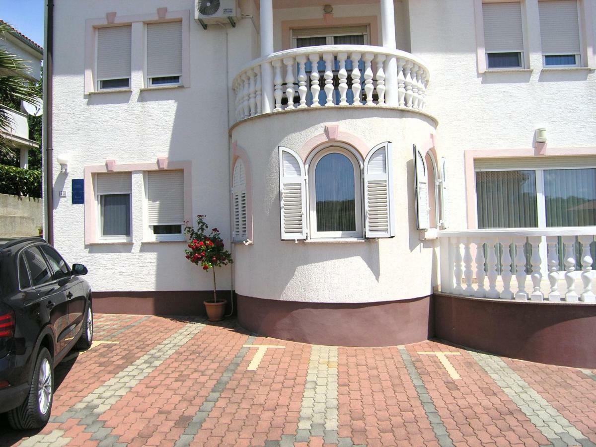 Apartments Kristina Đảo Krk Ngoại thất bức ảnh